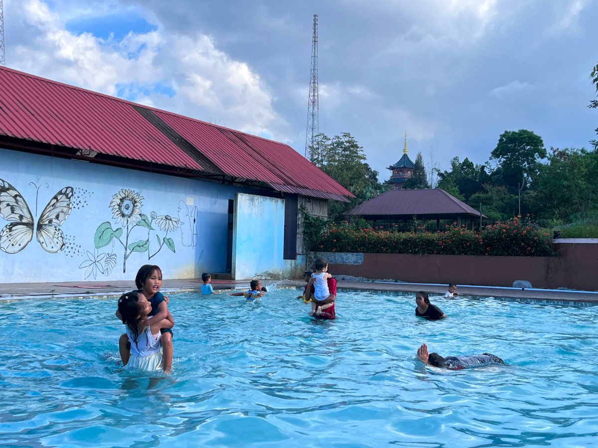 Jadwal Berenang Setiap Hari Jumat Sore - 1